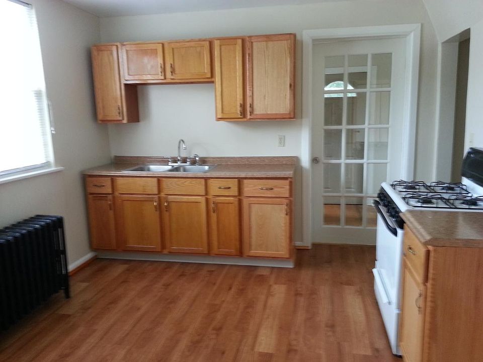 1st image of 2529 N Austin Ave #2