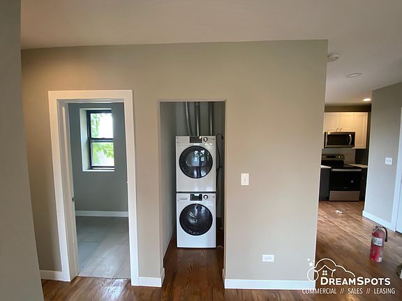 4th image of 4627 S Drexel Blvd #103A