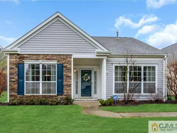 496 Skylark Dr, Monroe Township, NJ 08831