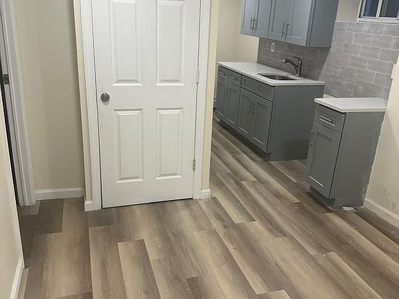 5th image of 1 Jefferson St #1