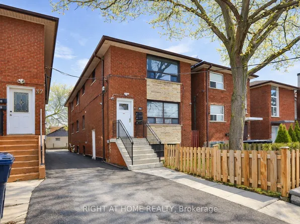 35 15th St, Toronto, ON M8V 3J3
