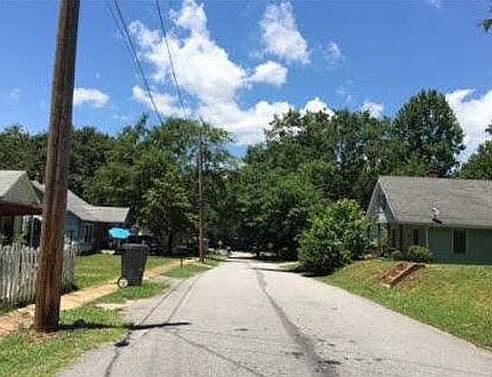 2nd image of 505 Lincoln St