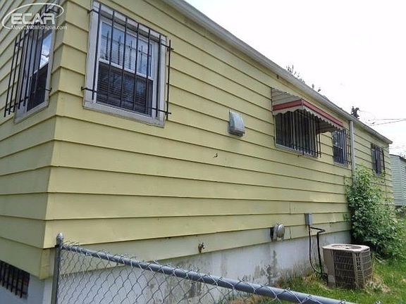 3rd image of 6027 Detroit St