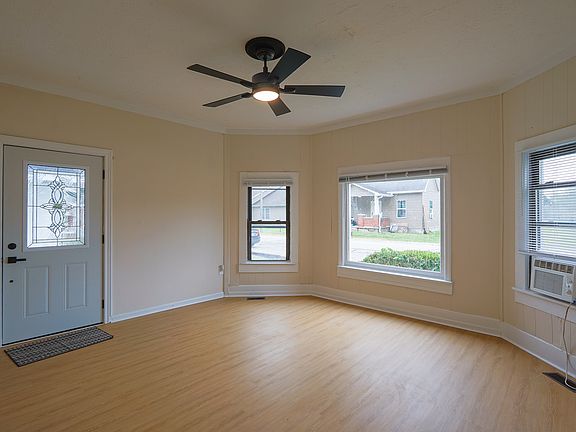 4th image of 121 Cleveland St