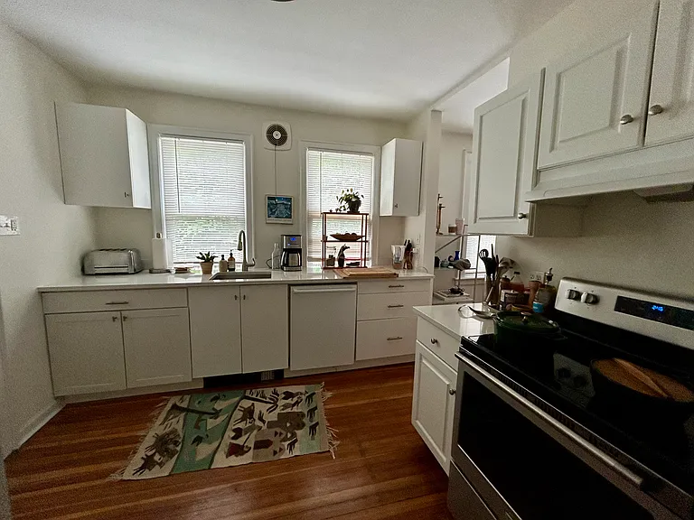 1-258-260 Huntington St — Photo 9