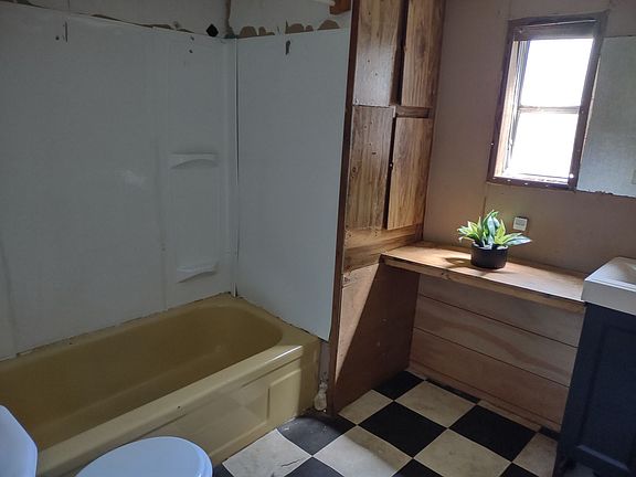 2nd image of 1067 County Road 467 #118
