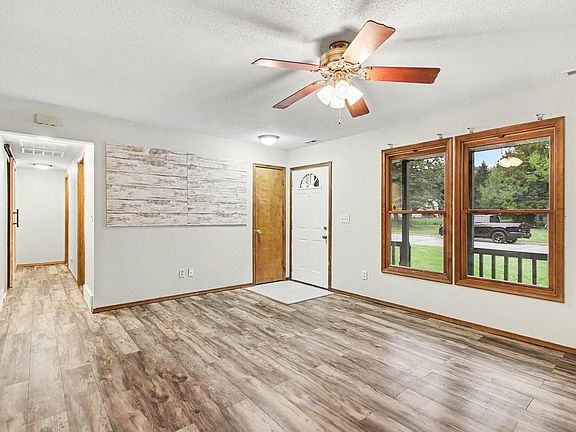 5th image of 86 Hickory Nut Ln