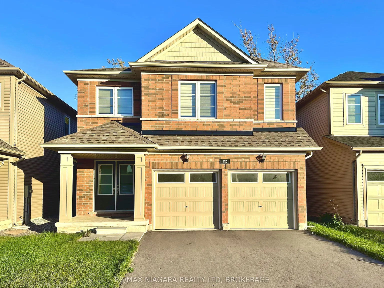 4 bed, $2,500 — Photo 1