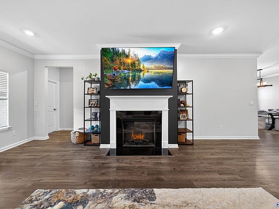 4th image of 122 Barn Trail Way