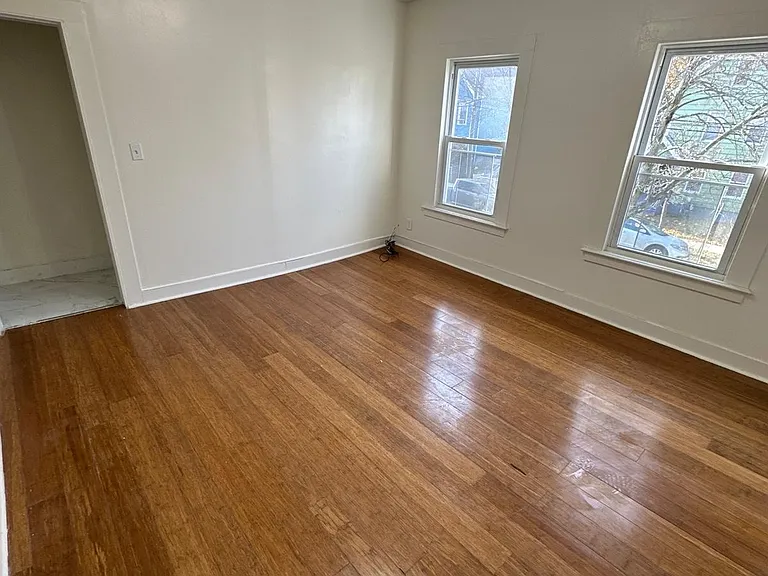 569 Winthrop Ave #2 — Photo 2