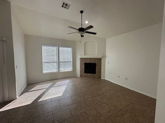 4th image of 4715 Zeno Pl