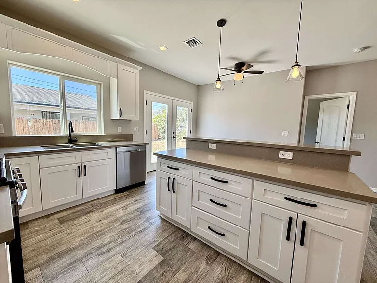 1530 Jose Ave — Photo 7