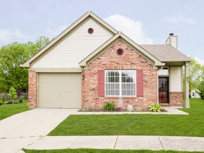 292 Lake Point Cir, Greenwood, IN, 46142