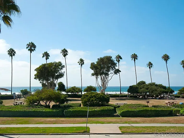 2368 Torrey Pines Rd #61 — Photo 11