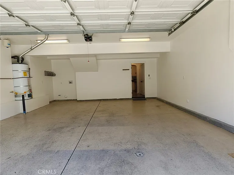 15765 Lindbergh Ave — Photo 32