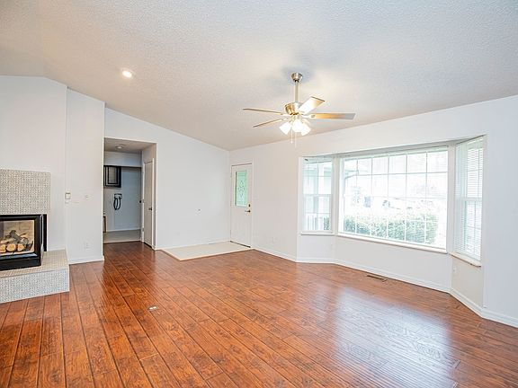 4th image of 4 Millom Ln