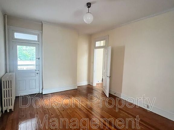 4th image of 2212 Stuart Ave APT 2