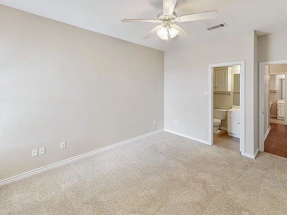 5th image of 127 Richards St