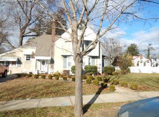 1 Greenlawn Ct, Hempstead, NY 11550