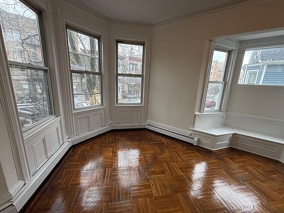 3rd image of 4619 Park Ave