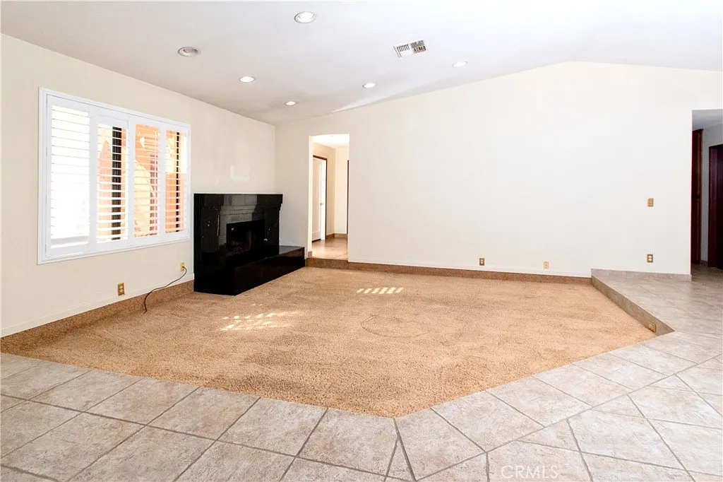 3 bed, 2272 sqft, $2,850 — Photo 3