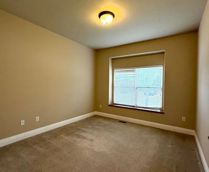 4960 Hornbeam Ct — Photo 14
