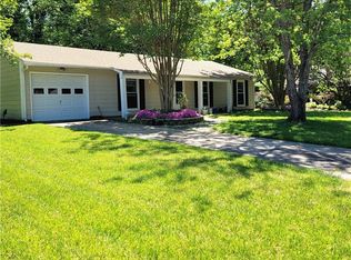 2901 Lamroc Rd, Greensboro, NC 27407