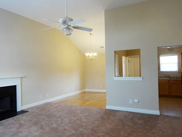425 Equinox Cir — Photo 11