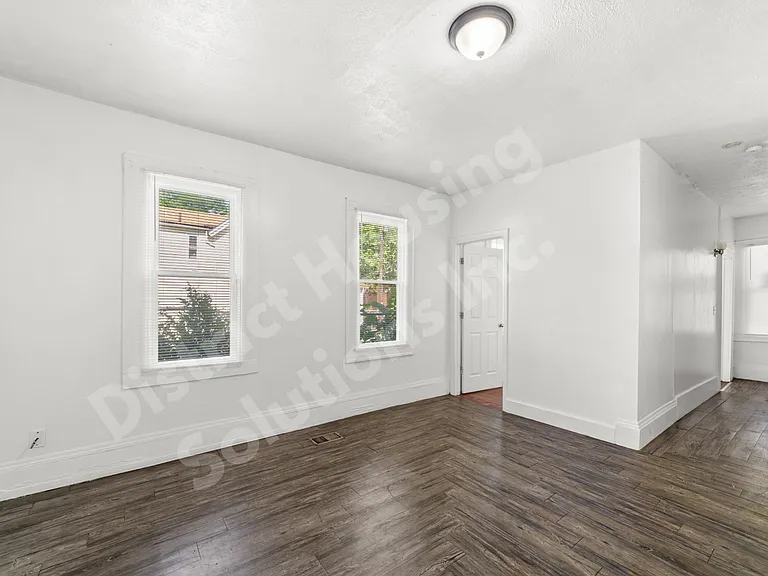 8302 Sowinski Ave — Photo 10