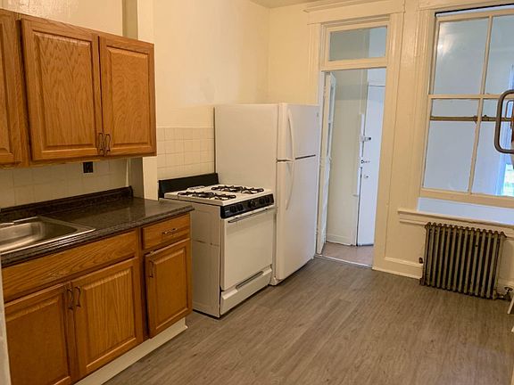 3rd image of 73 Caroline Ave APT 1N