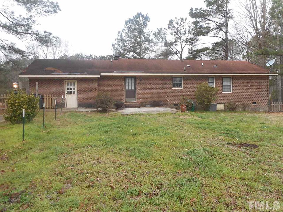 2nd image of 120 Colonial Dr