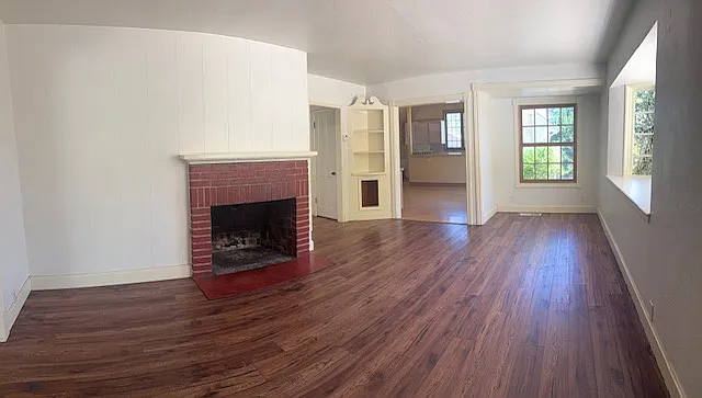 598 Redwood Ave — Photo 3