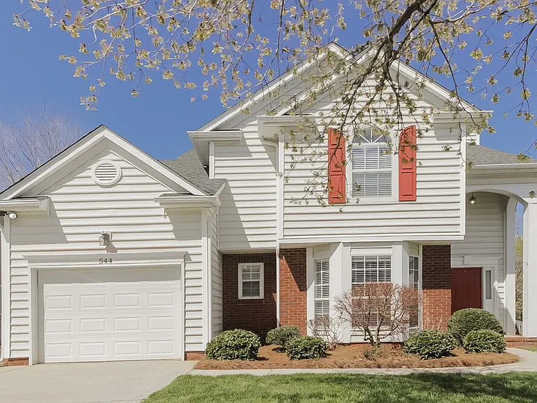 544 Carlisle Dr — Photo 4