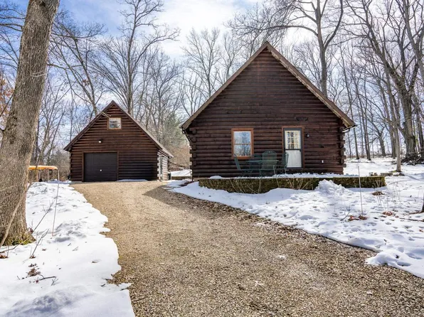 183 Fish Court, Oxford, WI 53952