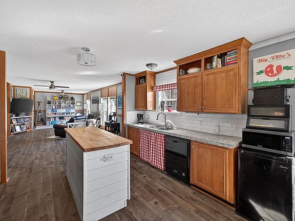 2nd image of 3400 Spring Creek Rd