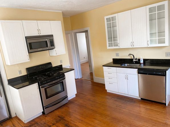 22 Armstrong St APT 3