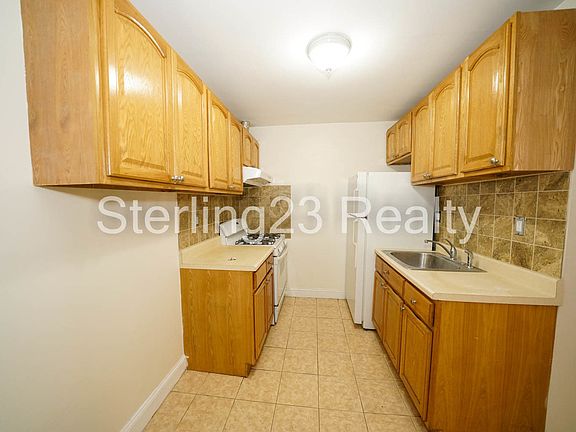 5th image of 32-21 68th St Floor 1