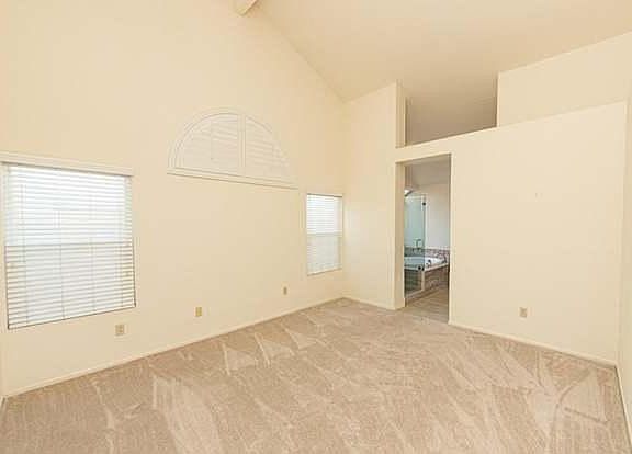 5th image of 39709 Casandra Ct