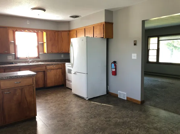 1604 3rd St S, Moorhead, MN 56560