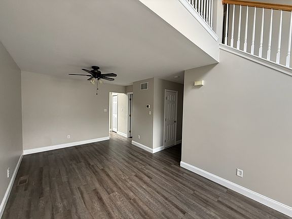 3rd image of 5636 Stonecroft Ln