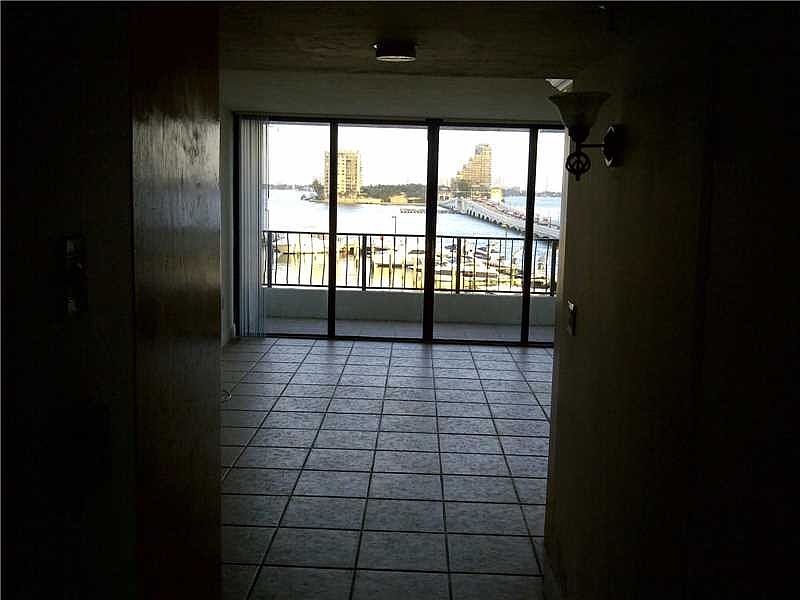 1st image of 555 NE 15th St APT 707