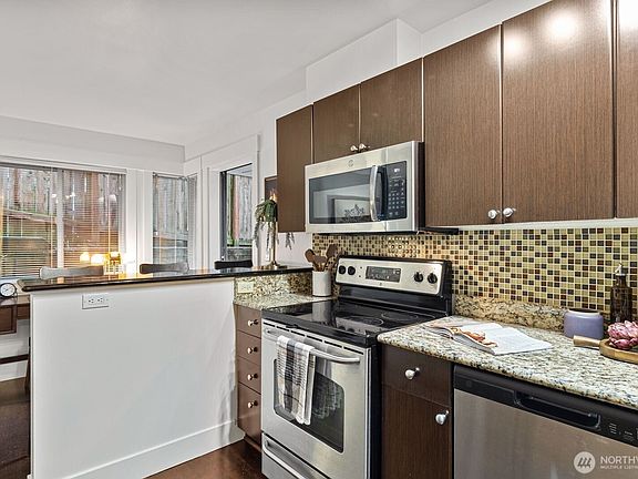 5th image of 120 NW 39th Street #106