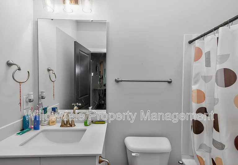 111 N Parkside Dr — Photo 31