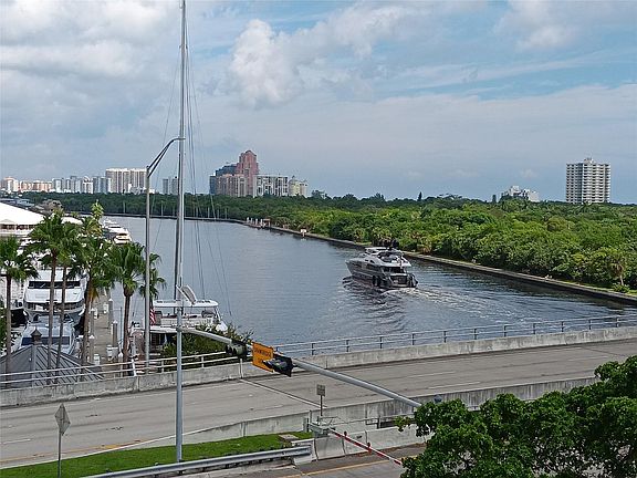 2nd image of 2670 E Sunrise Boulevard #532
