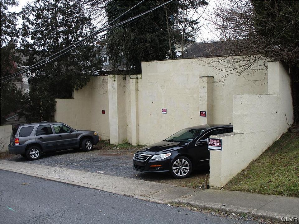 1st image of 110 S Rosewood St