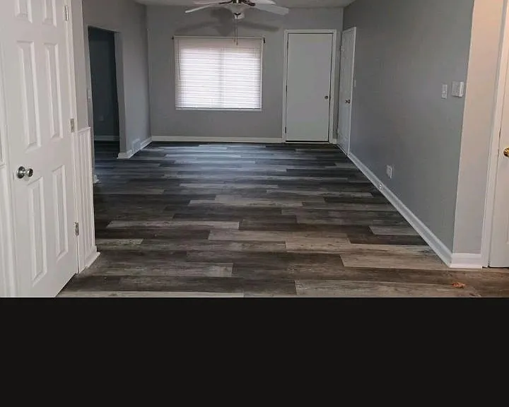 1376 Seward Ave — Photo 3