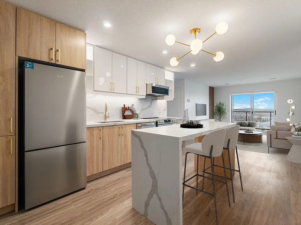245 Lena Cres