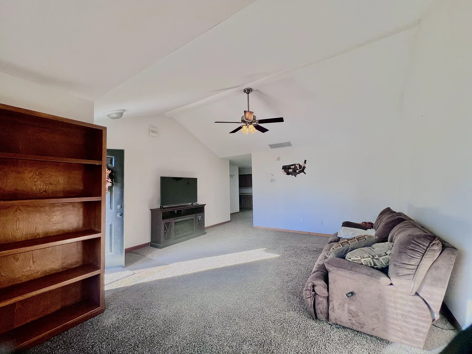 3 bed, 1350 sqft, $1,895 — Photo 4