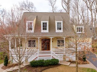 1106 Redwood Dr SE, Vienna, VA 22180