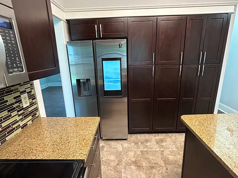 5428 Roxbury Dr — Photo 4